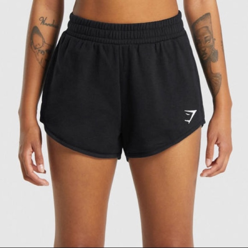 Gym shark “ throw on shorts “ - Picture 5 of 7